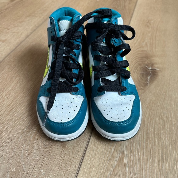 COPY - Boys Nike Dunk High - Picture 2 of 2